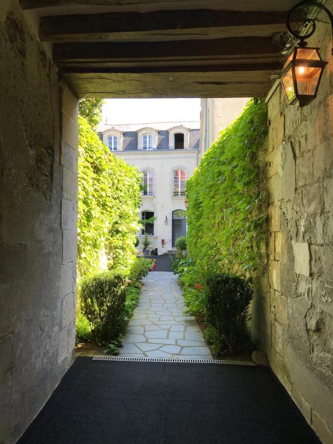 A Cote De La Place Du Pilori Angers Exterior foto